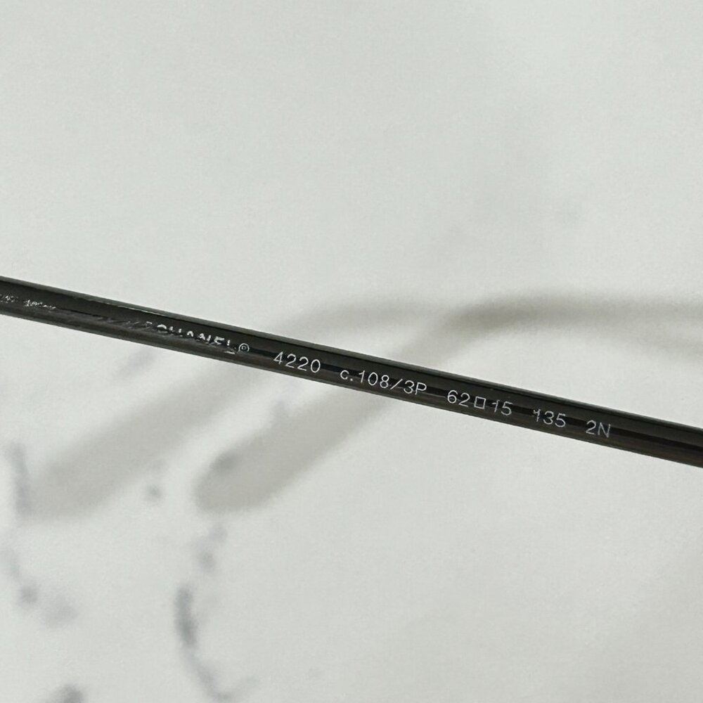 CHANEL Rimless Sunglasses 4220 Silver Frame Purple Tinted Gradient Lenses - Picture 7 of 8